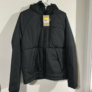 Men’s nike puffer thermafit jacket new never used.